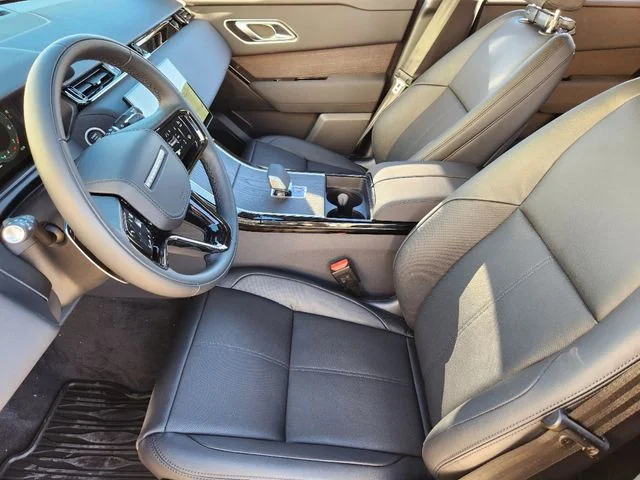 2025 Land Rover Range Rover Velar - Image 13