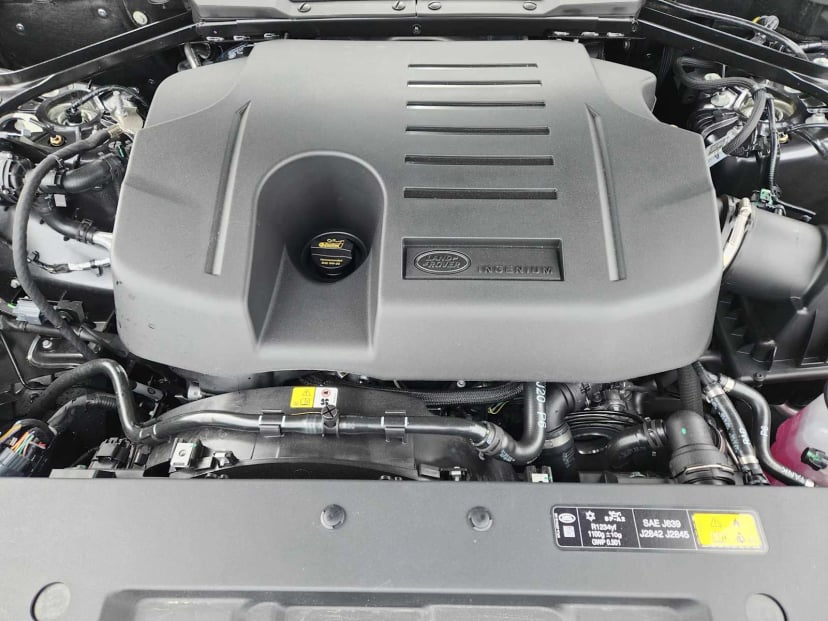 2026 LAND ROVER Defender 130 - Image 32