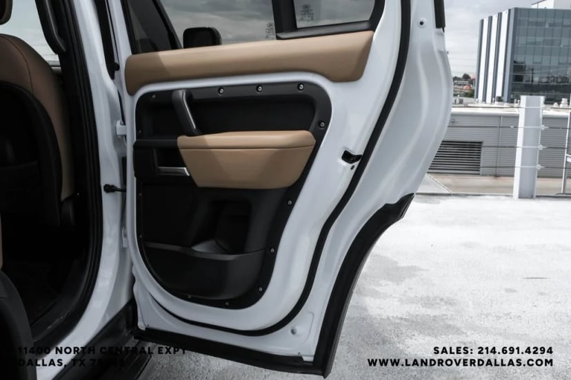 2026 Land Rover Defender 110 - Image 41