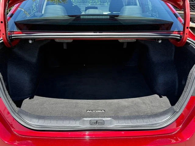 2025 Nissan Altima - Image 26