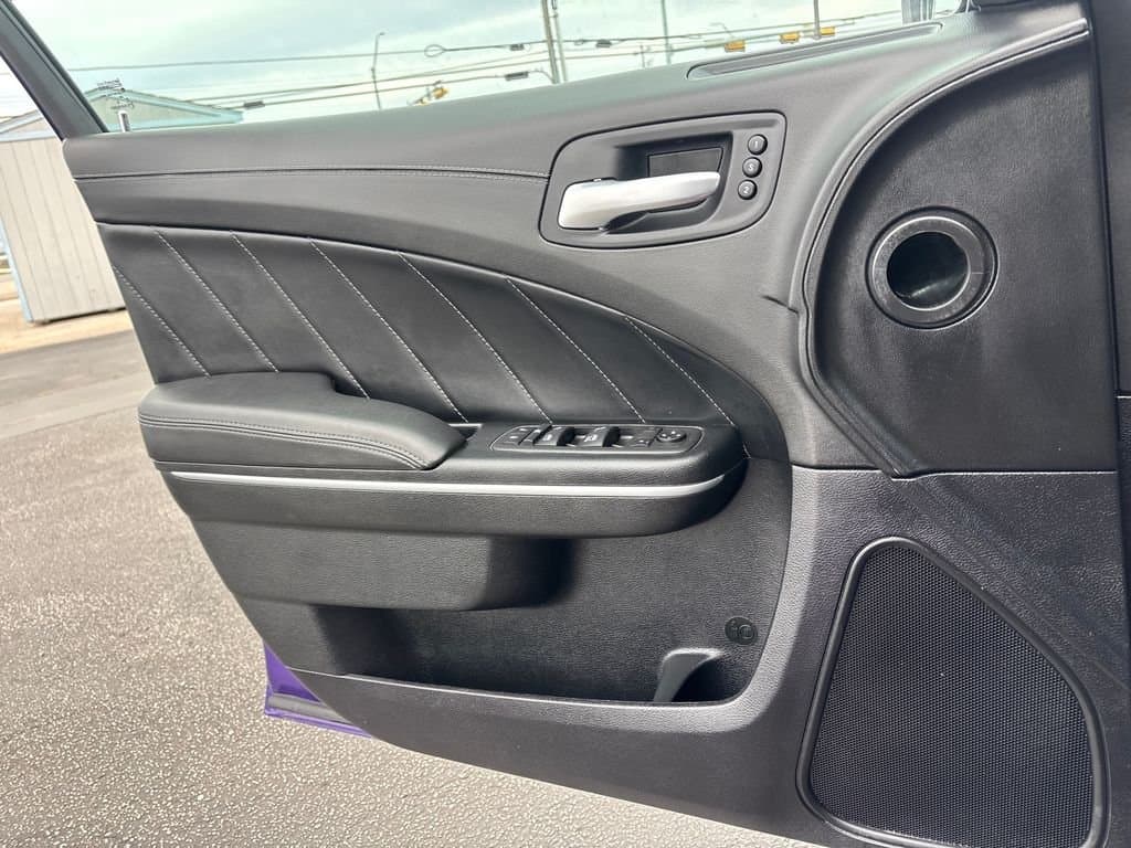 2023 Dodge Charger - Image 24