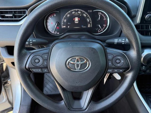 2025 Toyota RAV4 - Image 37