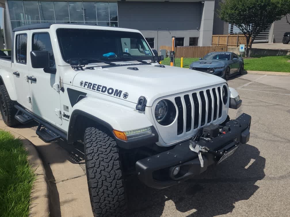 2023 Jeep Gladiator - Image 2