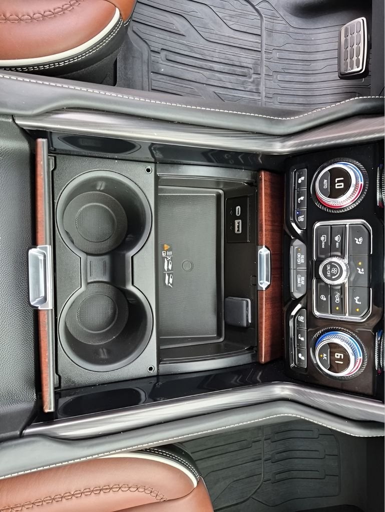 2023 GMC Yukon XL - Image 42