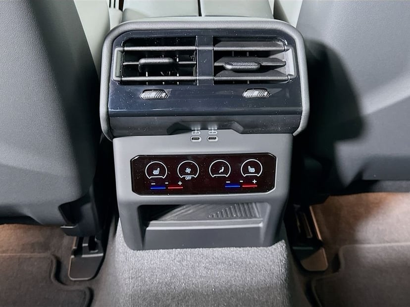 2027 BMW M5 - Image 18