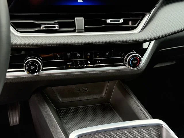 2025 Chevrolet Equinox - Image 15