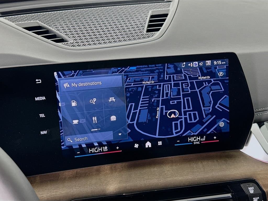 2025 BMW X1 - Image 12