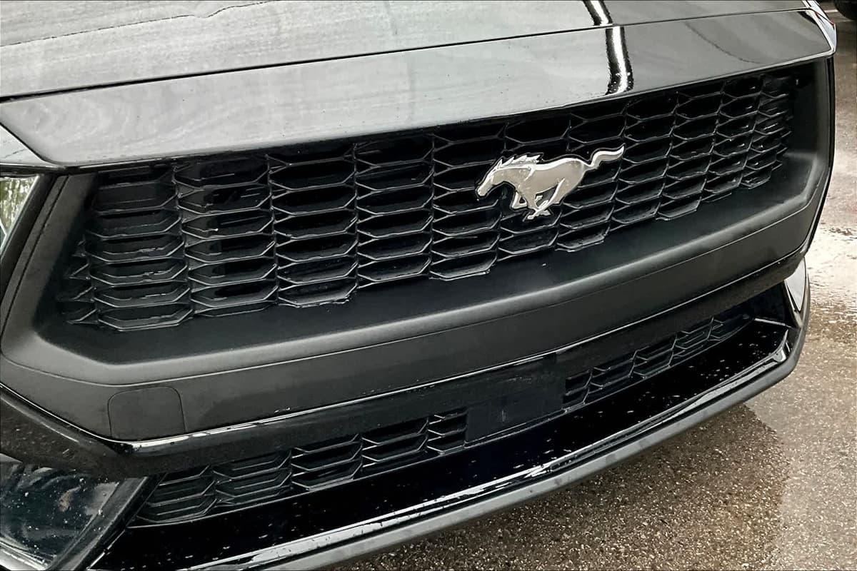 2024 Ford Mustang - Image 27