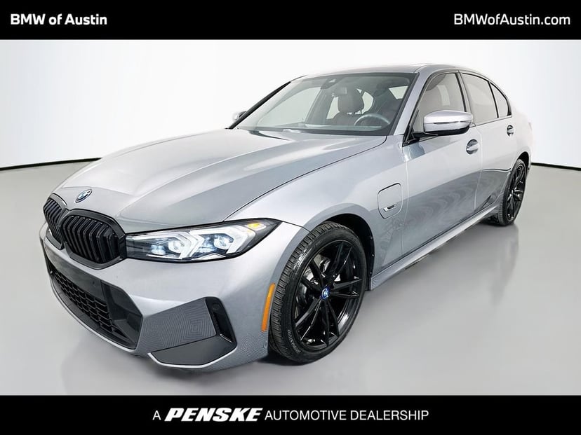 2023 BMW 3 Series - Image 1