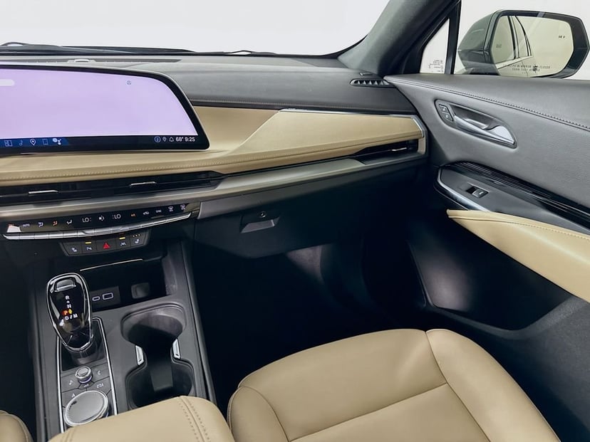 2024 Cadillac XT4 - Image 23