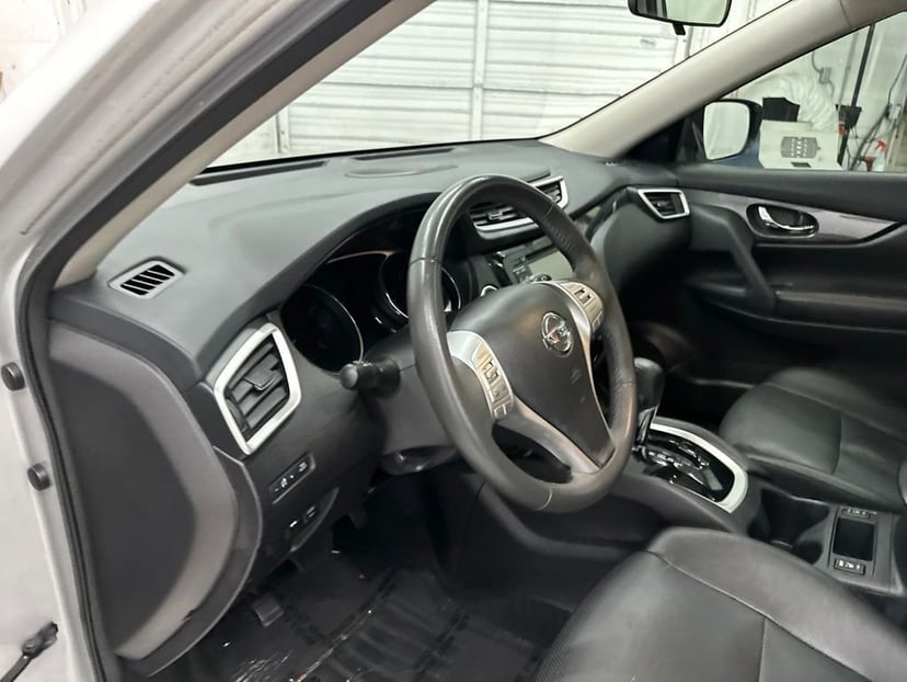 2015 Nissan Rogue - Image 9