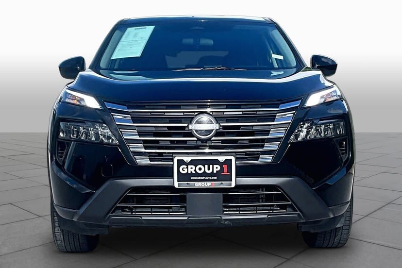 2025 Nissan Rogue - Image 2