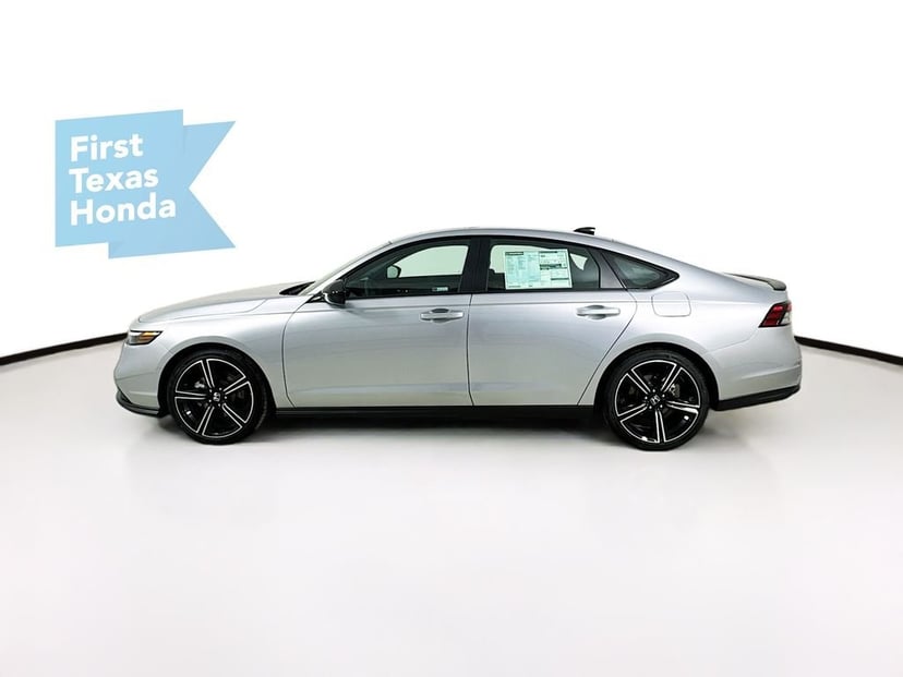 2026 Honda Accord Hybrid - Image 4