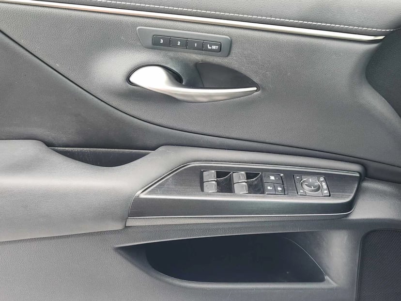 2021 Lexus ES 350 - Image 23