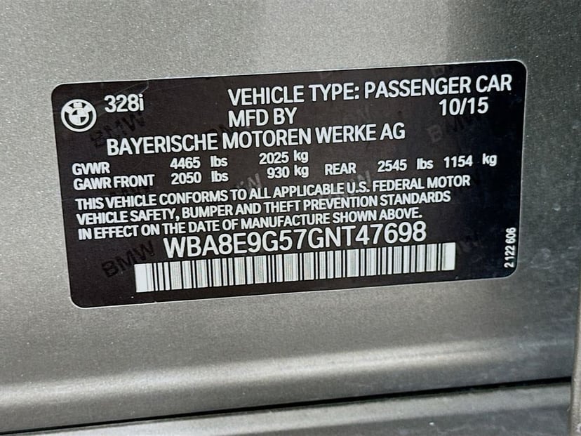 2016 BMW 3 Series - Image 32