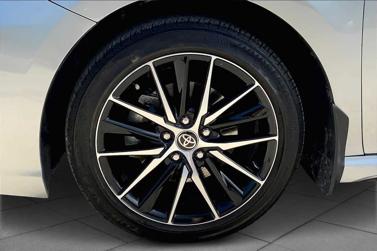 2024 Toyota Camry - Image 10