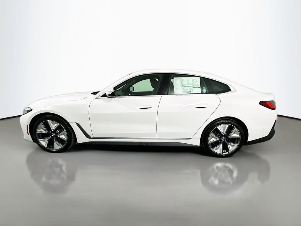 2026 BMW i4 - Image 8