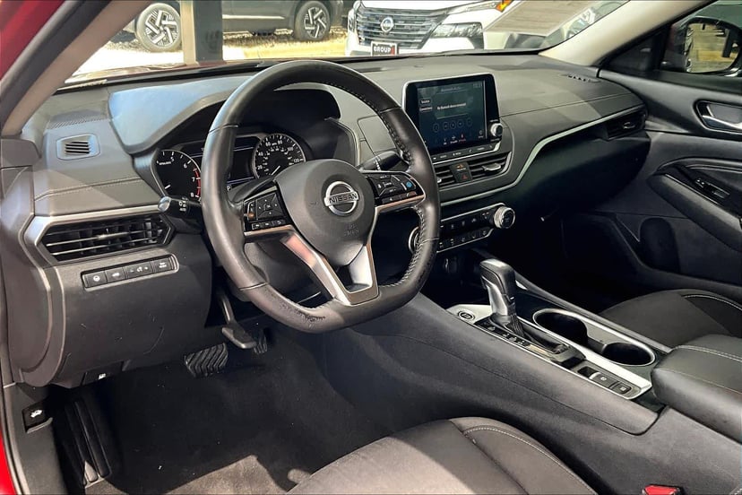2022 Nissan Altima - Image 18