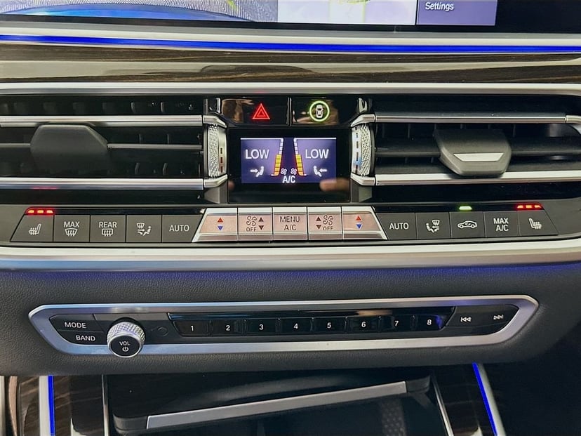 2020 BMW X7 - Image 16