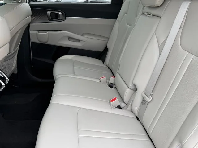 2023 Kia Sorento - Image 27