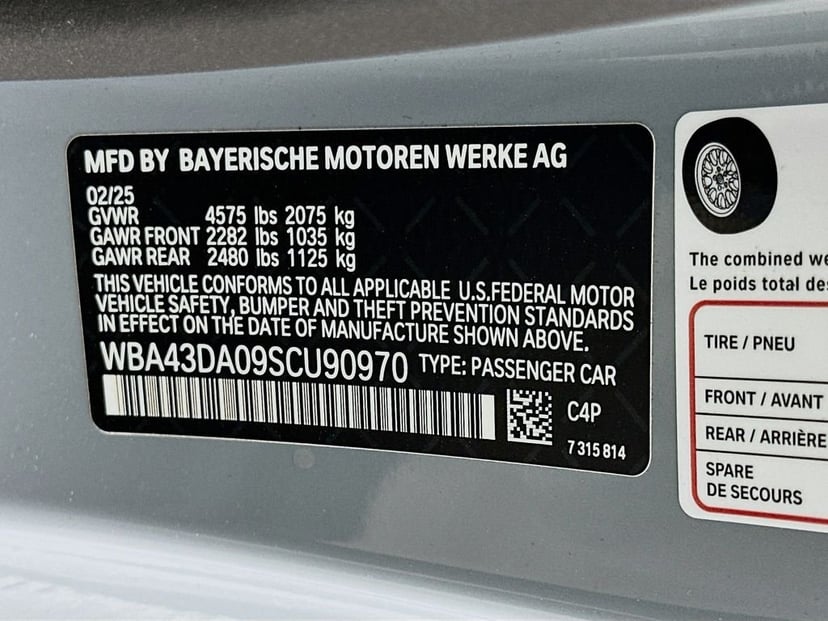 2025 BMW 4 Series - Image 23