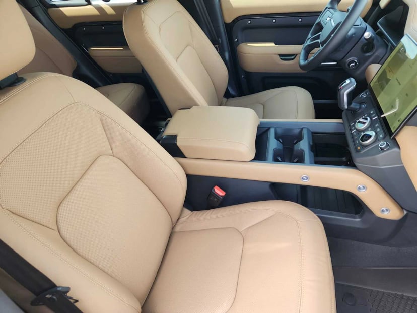 2026 LAND ROVER Defender 130 - Image 13
