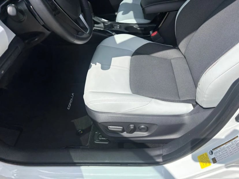 2021 Toyota Corolla Hatchback - Image 25