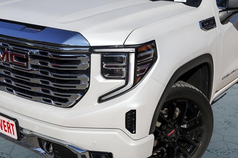 2022 GMC Sierra 1500 - Image 3