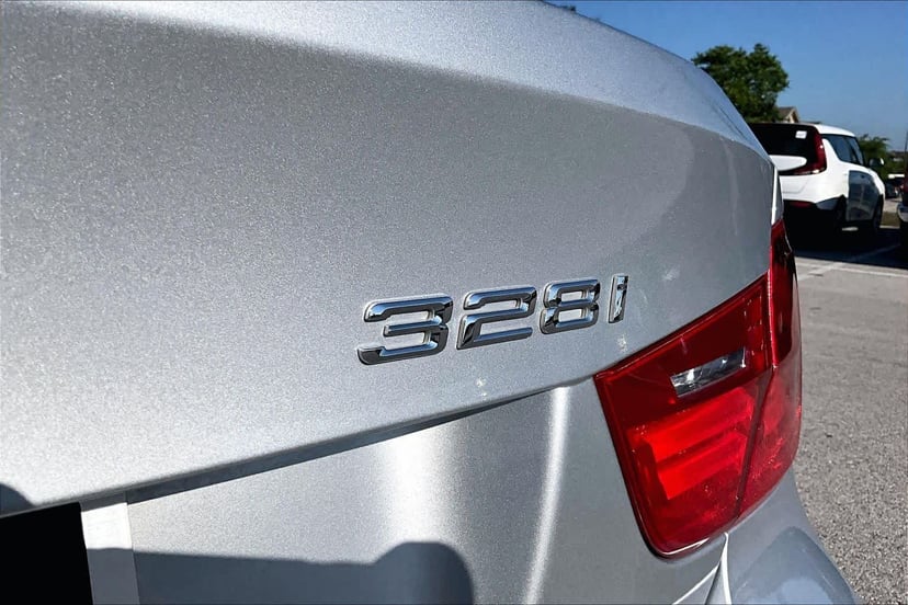 2011 BMW 328i - Image 9