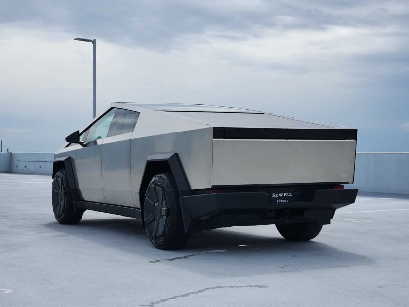 2024 Tesla Cybertruck - Image 7
