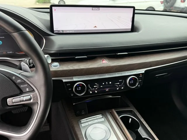 2021 Genesis G80 - Image 17
