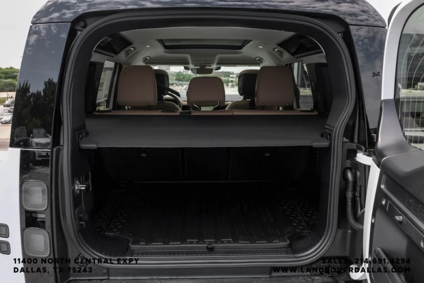 2026 Land Rover Defender 110 - Image 43