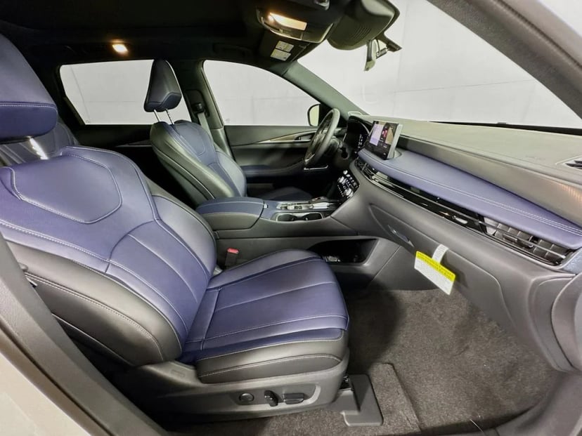 2027 INFINITI QX60 - Image 36