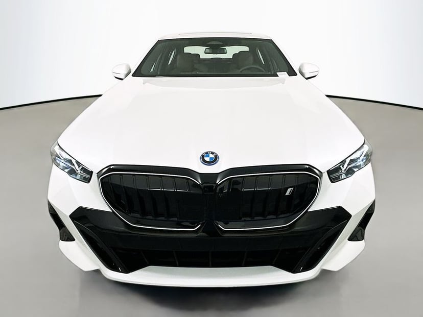 2026 BMW i5 - Image 2