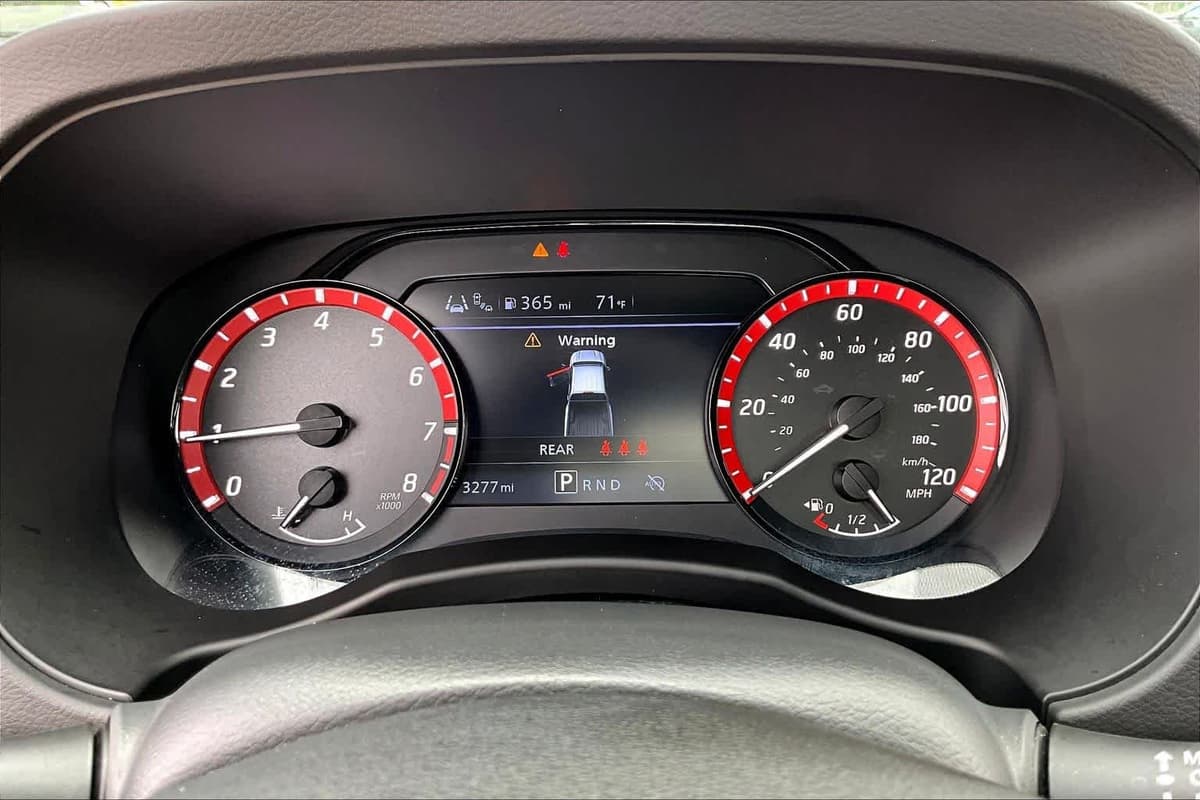 2025 Nissan Frontier - Image 26