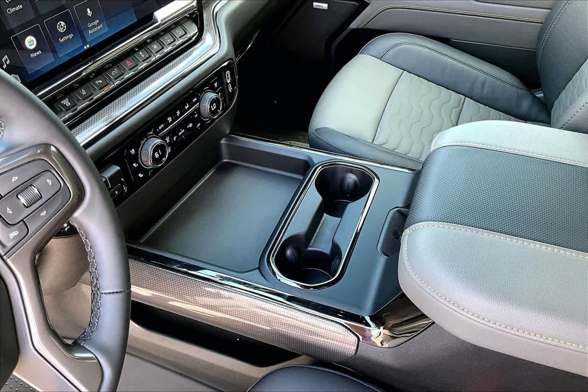 2024 Chevrolet Silverado 2500HD - Image 19