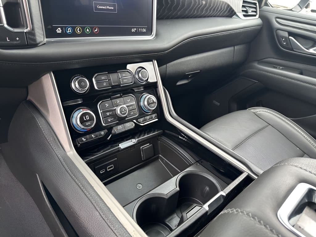 2021 GMC Yukon - Image 35