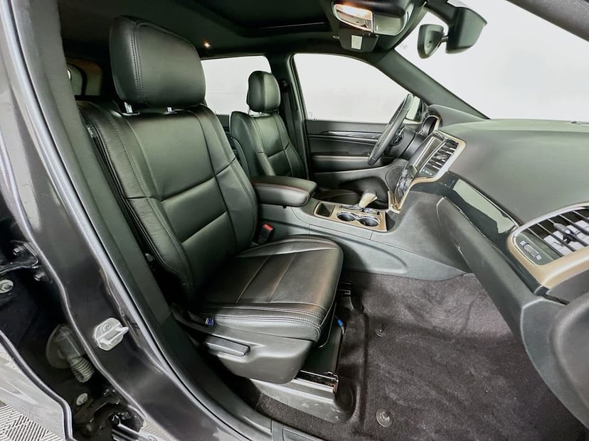 2017 Jeep Grand Cherokee - Image 28