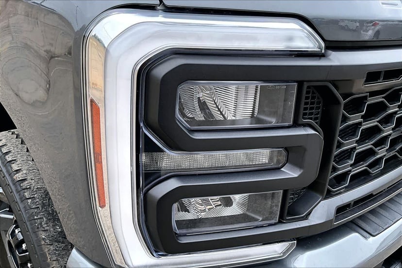 2024 Ford F-250 - Image 27