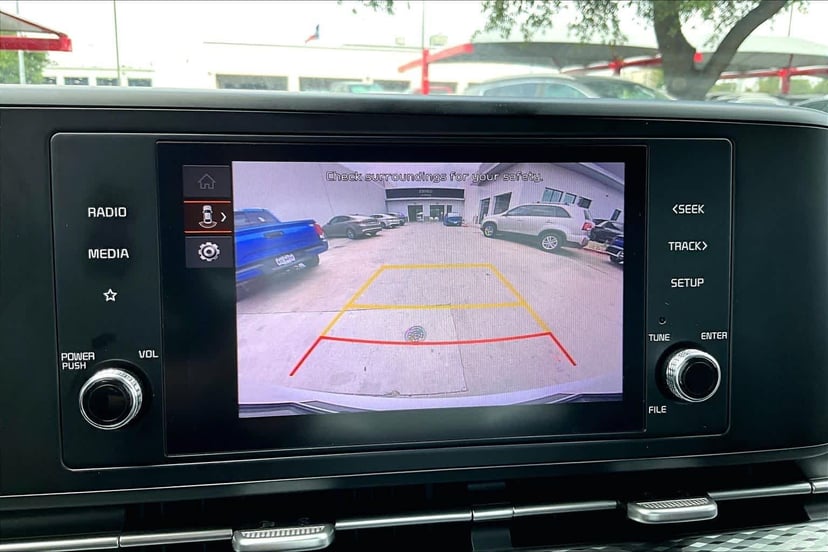 2023 Kia Carnival - Image 28