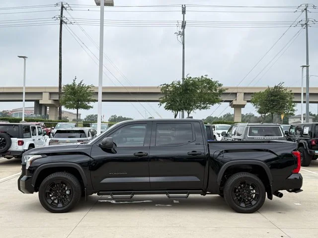 2024 Toyota Tundra - Image 8