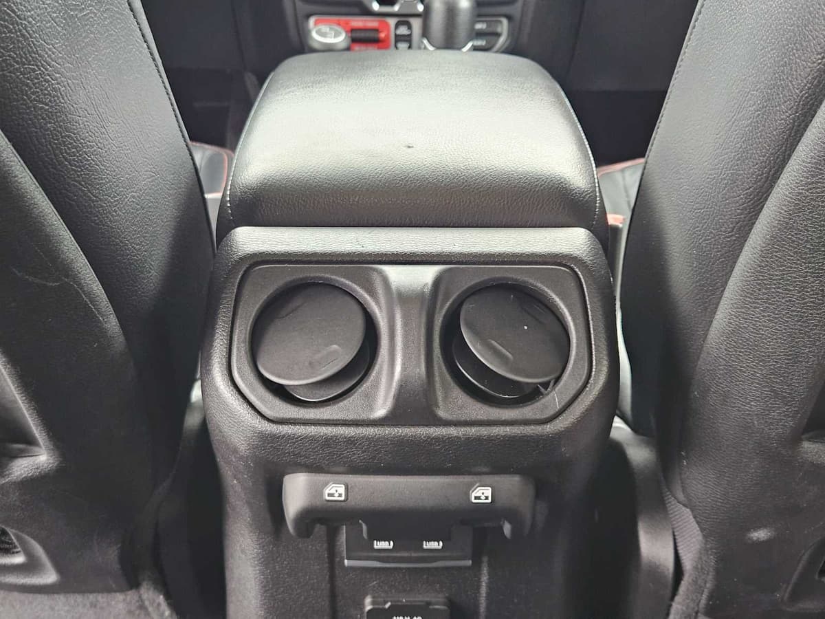 2021 Jeep Wrangler - Image 25