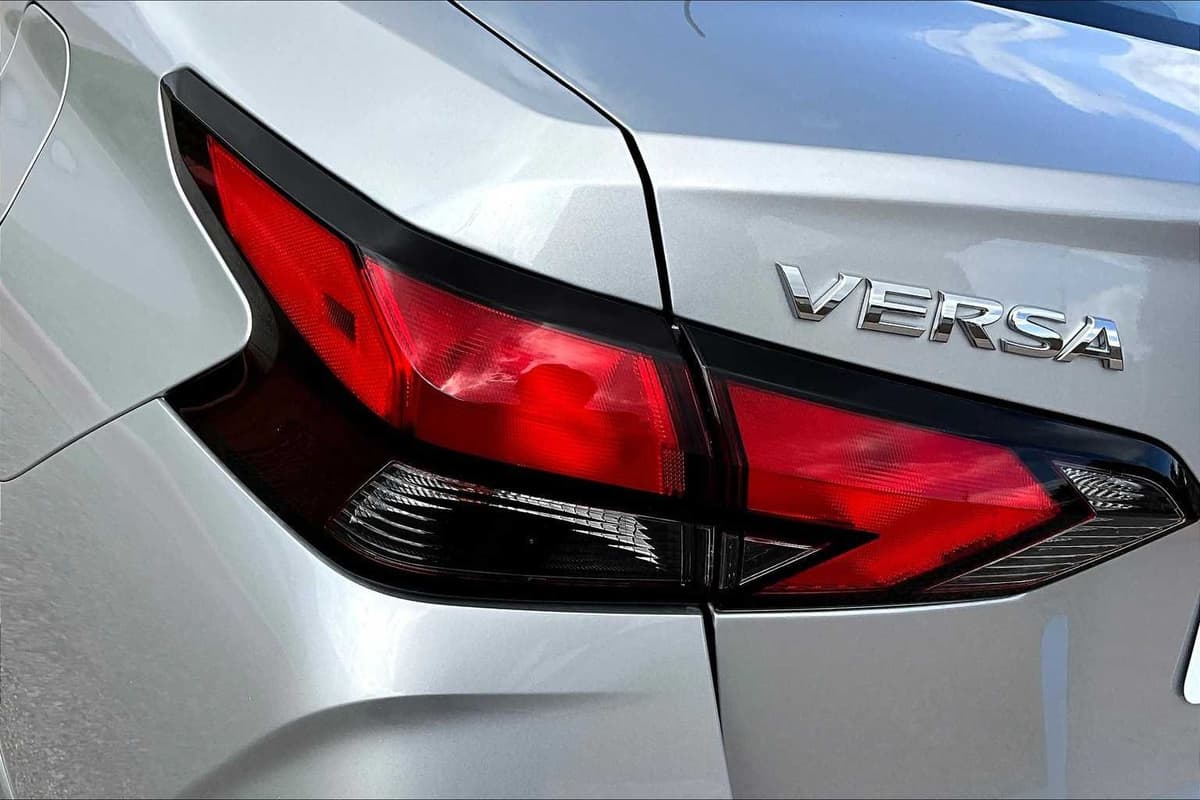 2025 Nissan Versa - Image 12