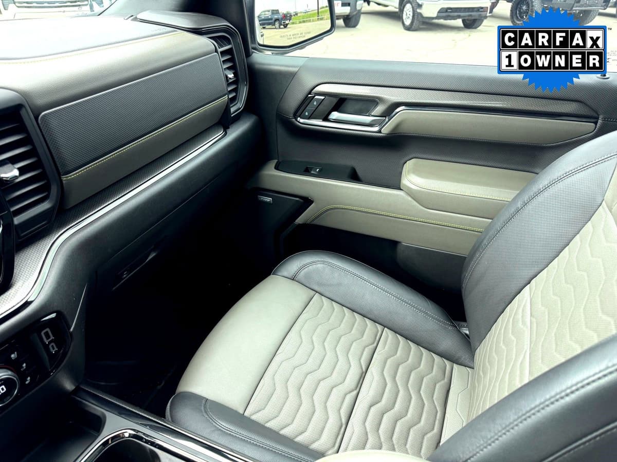 2024 Chevrolet Silverado 1500 - Image 32