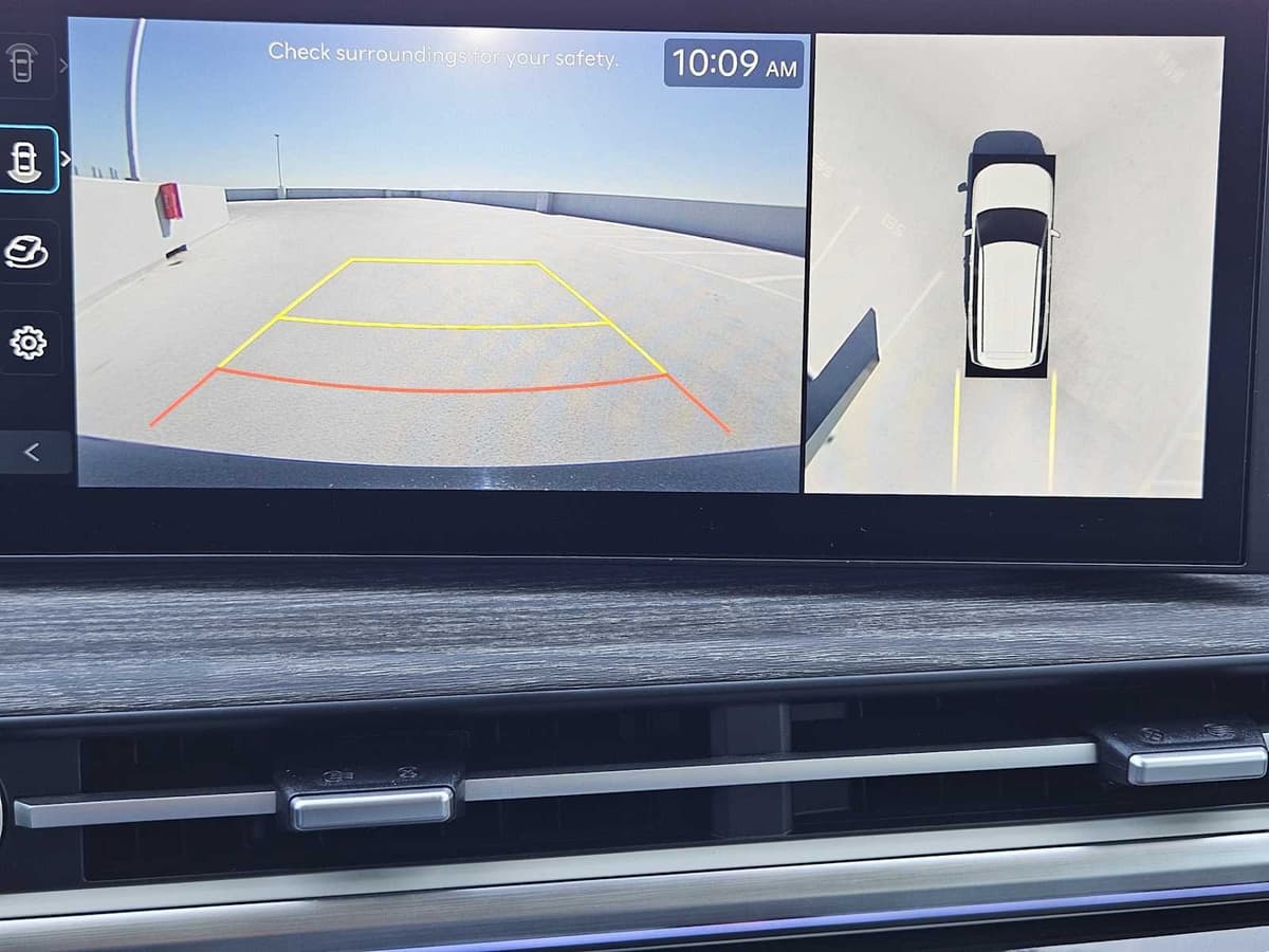 2025 Hyundai Santa Fe Hybrid - Image 16