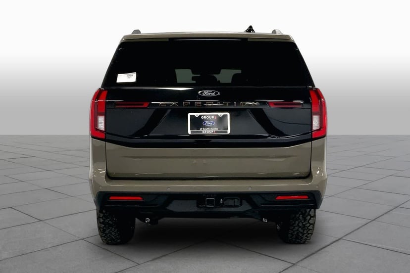 2026 Ford Expedition - Image 3