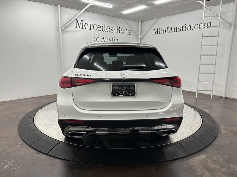 2026 Mercedes-Benz GLC - Image 38