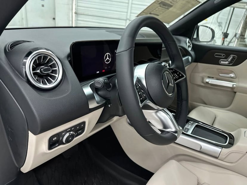 2026 Mercedes-Benz GLB - Image 38