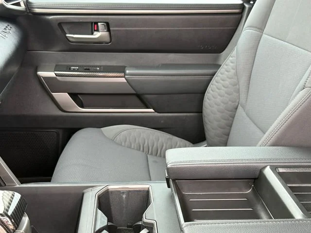 2022 Toyota Tundra - Image 12