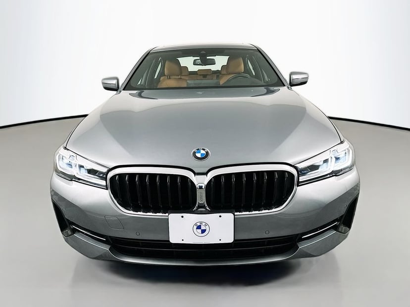 2023 BMW 5 Series - Image 2